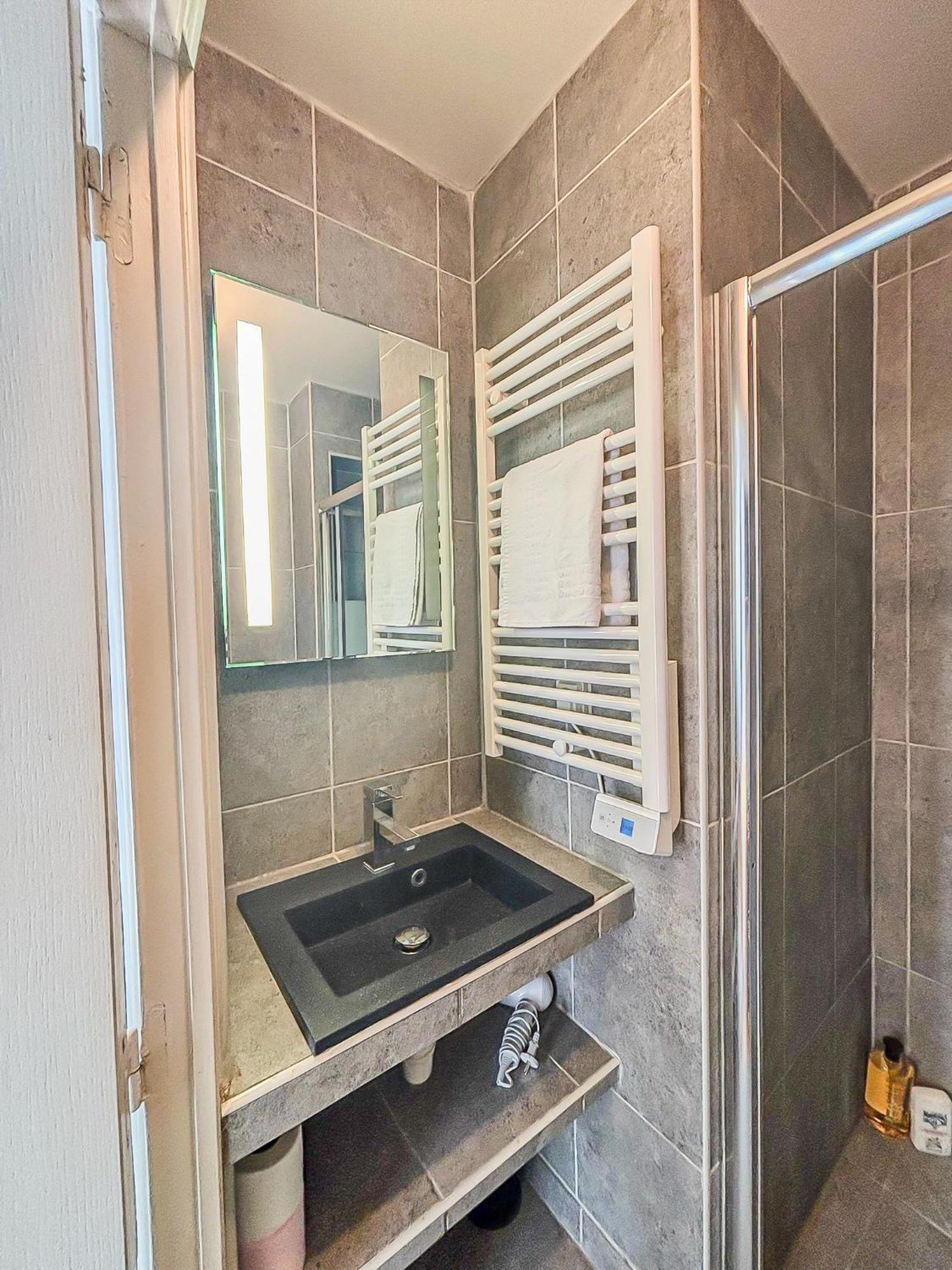 Les Saints Nico A 5 Min Port, Gare & Centre Appartement *